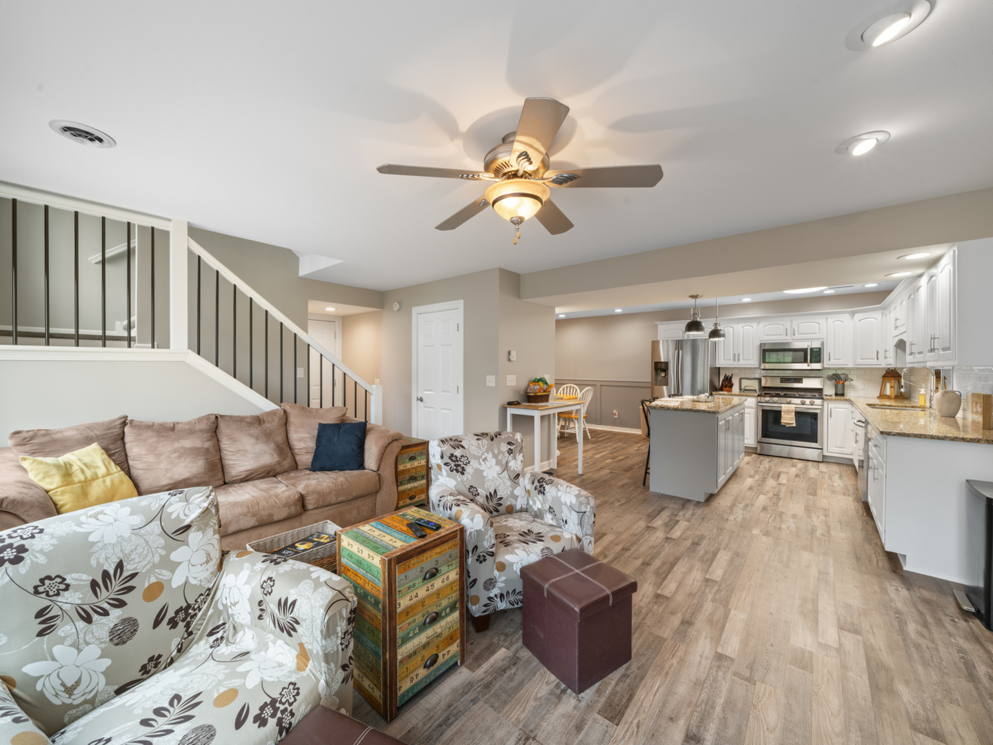 3 Oak Ridge Drive Newark, IL 60541 - Photo 3 of 3 a living room with furniture
