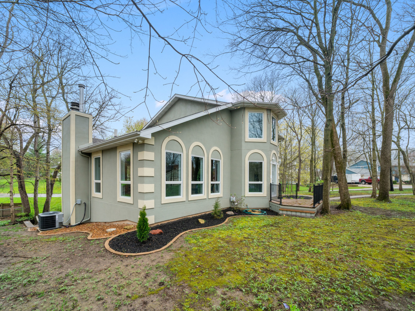 3 Oak Ridge Drive Newark, IL 60541 - Photo 2 of 3 a front view of a house with garden
