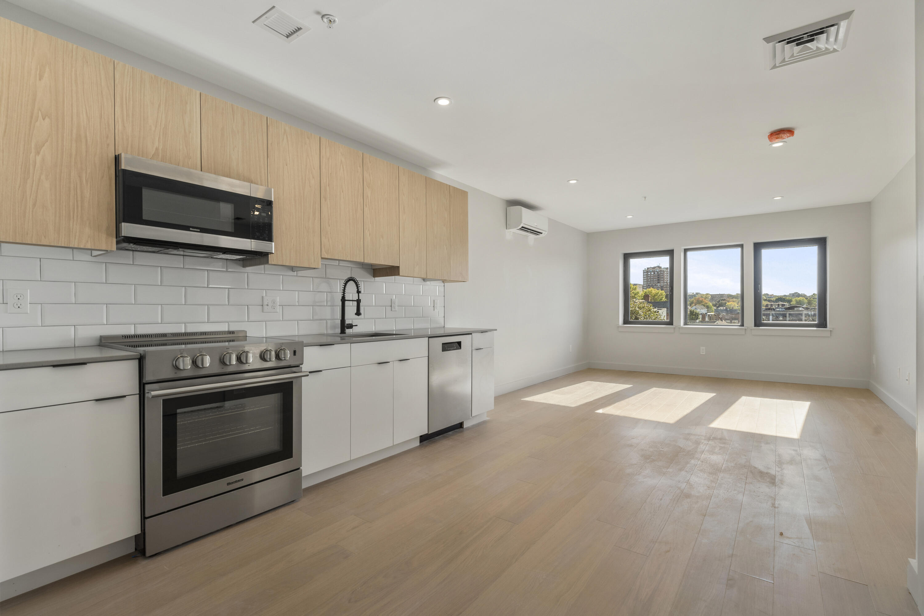 75 Chestnut Street, Unit 604 Portland, ME 04101 - Photo 1 of 20 72-print-DSC07733