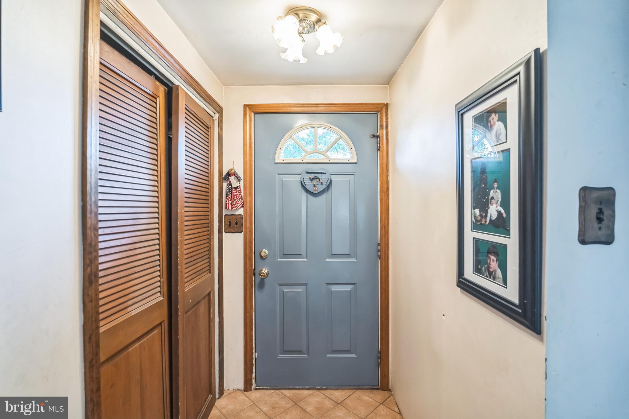 613 Westminster Road Wenonah, NJ 08090 - Photo 2 of 29 Entry way