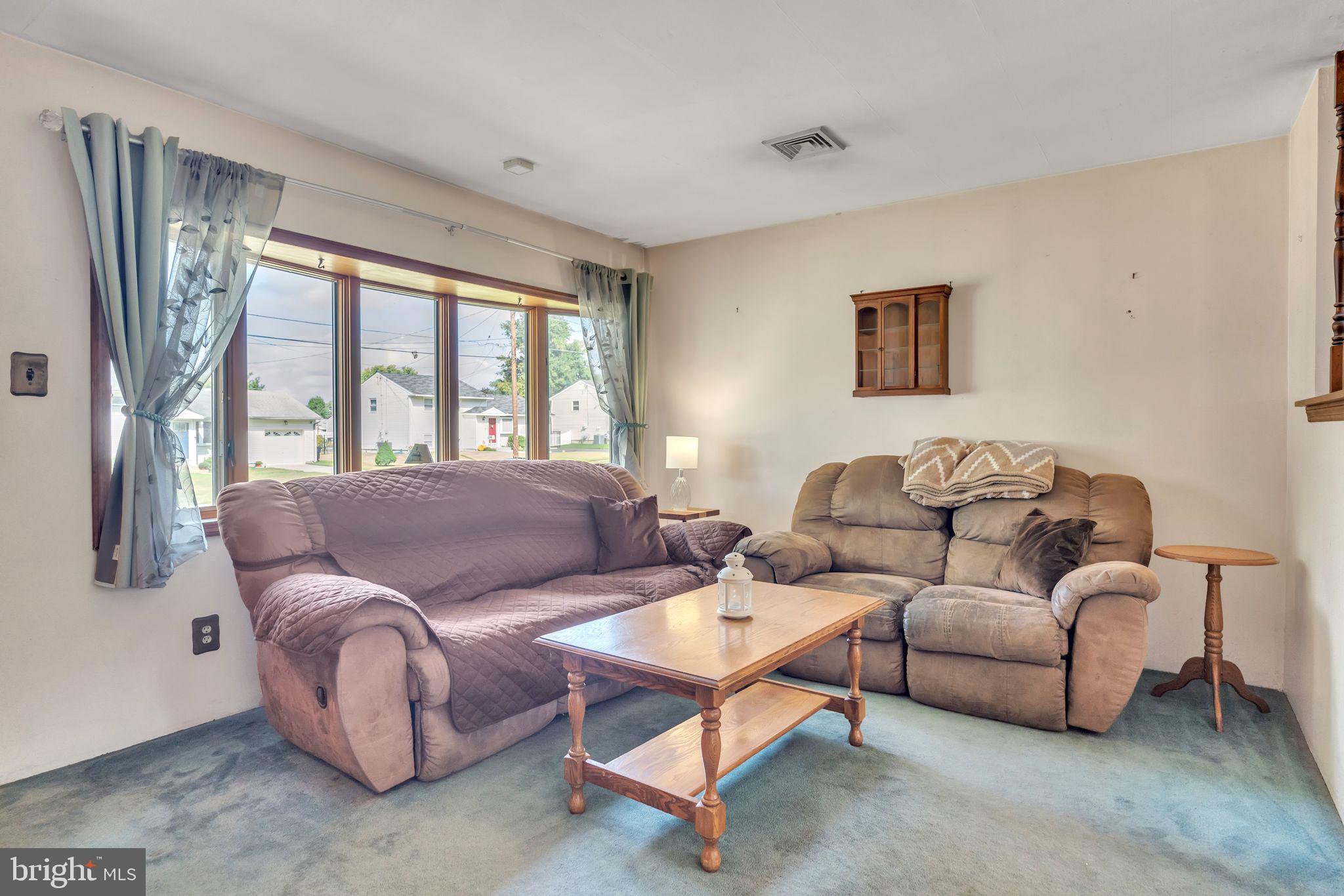 613 Westminster Road Wenonah, NJ 08090 - Photo 4 of 29 Living Room