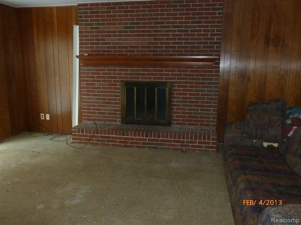 16504 Riverside Drive Livonia, MI 48154 - Photo 3 of 18 Family Room
