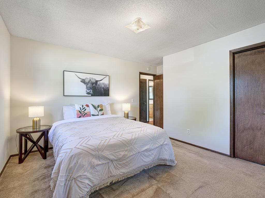 1393 Valleyview Road Chaska, MN 55318 - Photo 11 of 24 Gallery Image 11