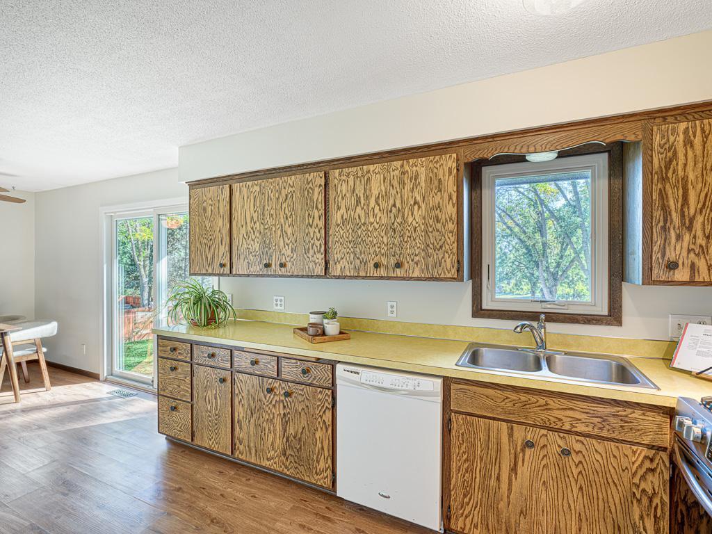 1393 Valleyview Road Chaska, MN 55318 - Photo 7 of 24 Gallery Image 7