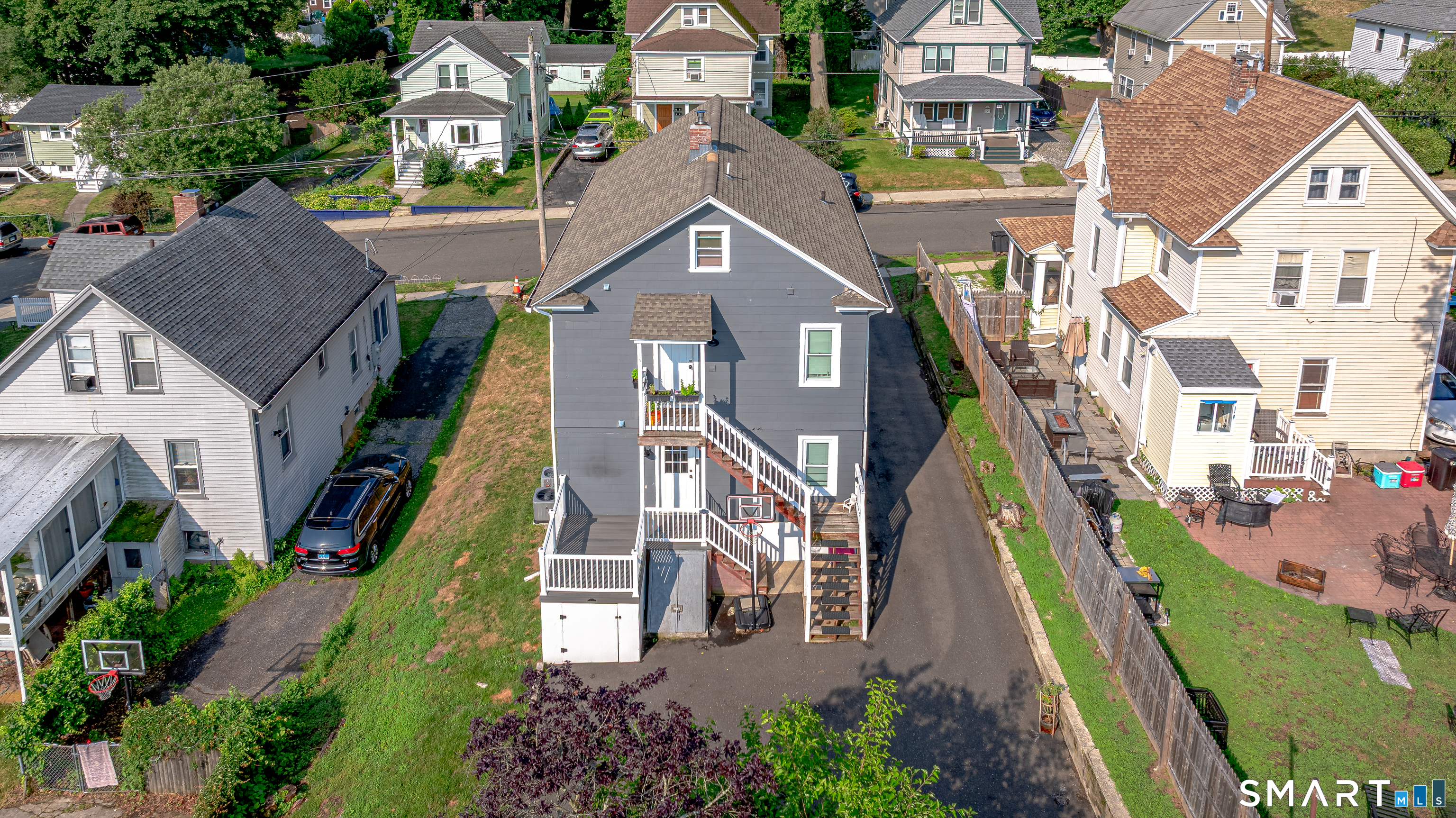 36 Ellis Street Milford, CT 06460 - Photo 4 of 30