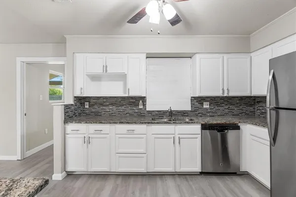 $2,200 | 1612 Mims Street, Fort Worth, TX 76112