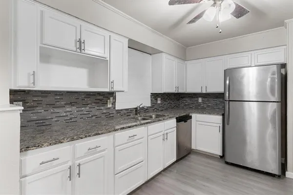 $2,200 | 1612 Mims Street, Fort Worth, TX 76112