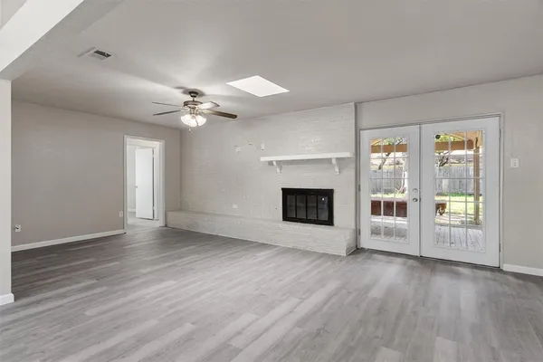 $2,200 | 1612 Mims Street, Fort Worth, TX 76112