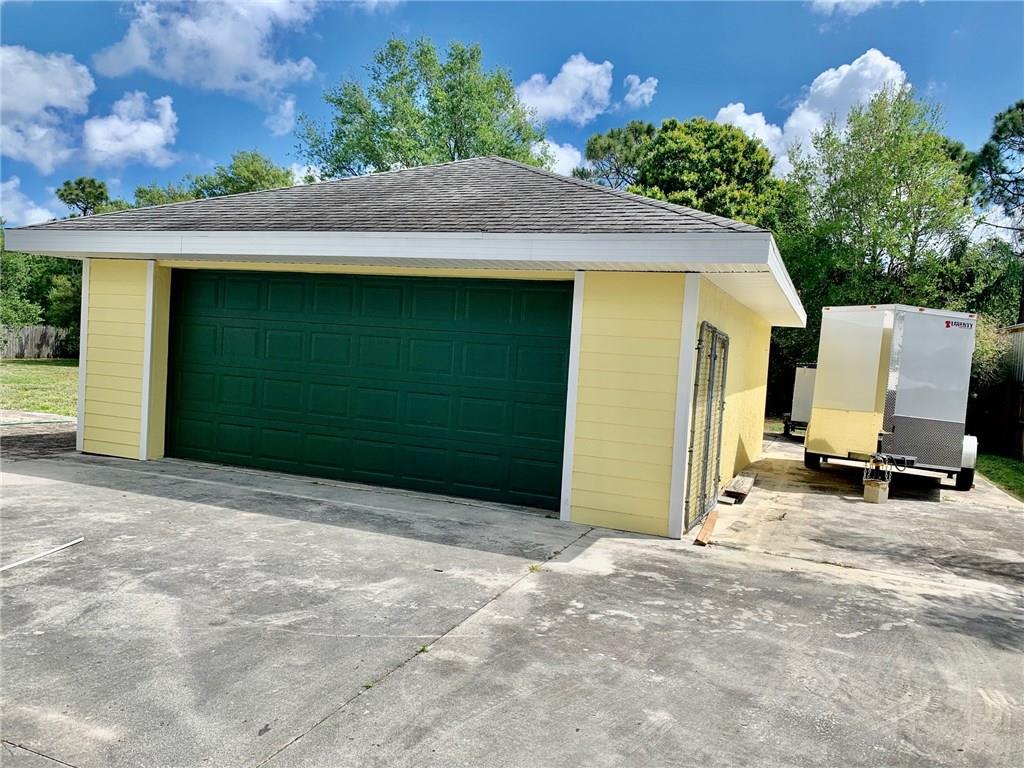 8901 Southwest Avocado Lane Stuart, FL 34997 - Photo 11 of 18 Gallery Image 11