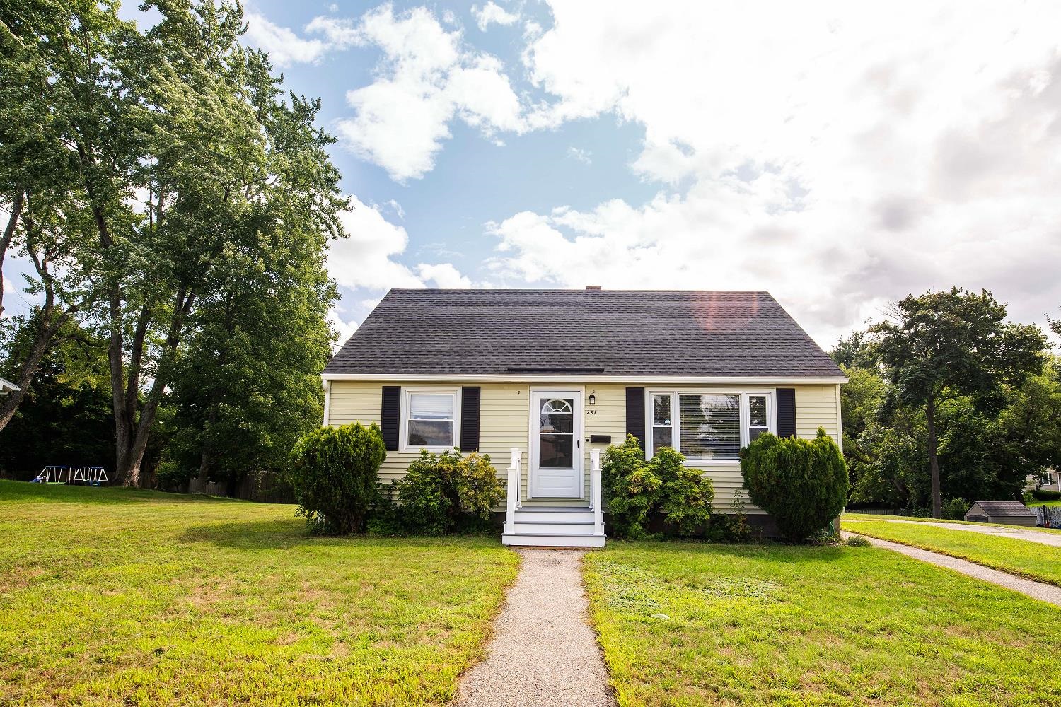 287 Weston Road Manchester, NH 03103 - Photo 1 of 18