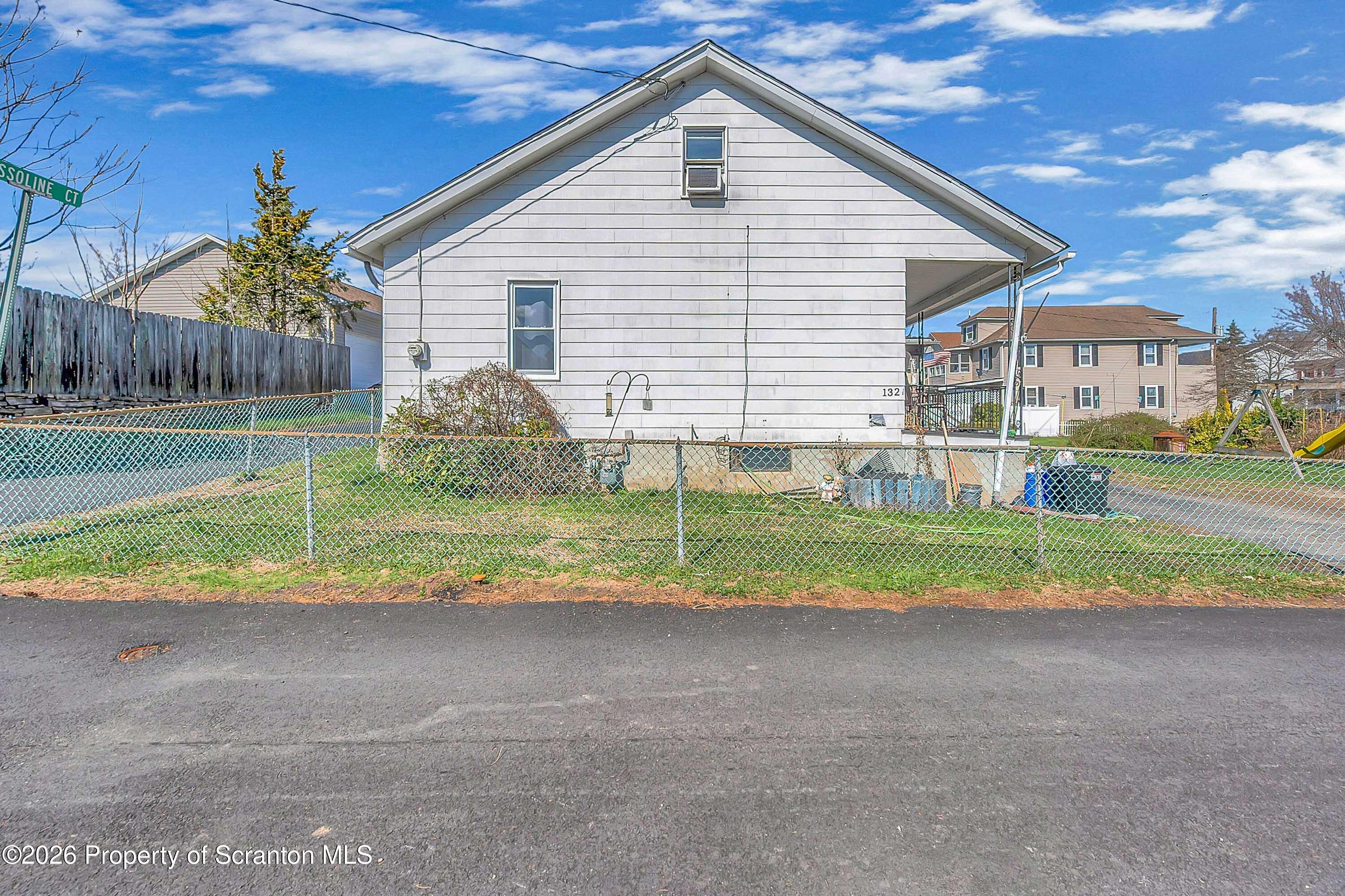 132 South Ridge Street Taylor, PA 18517 - Photo 8 of 21 Ridge -32