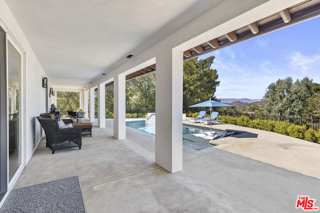 38 Inverness Road Thousand Oaks, CA 91361 - Photo 3 of 42