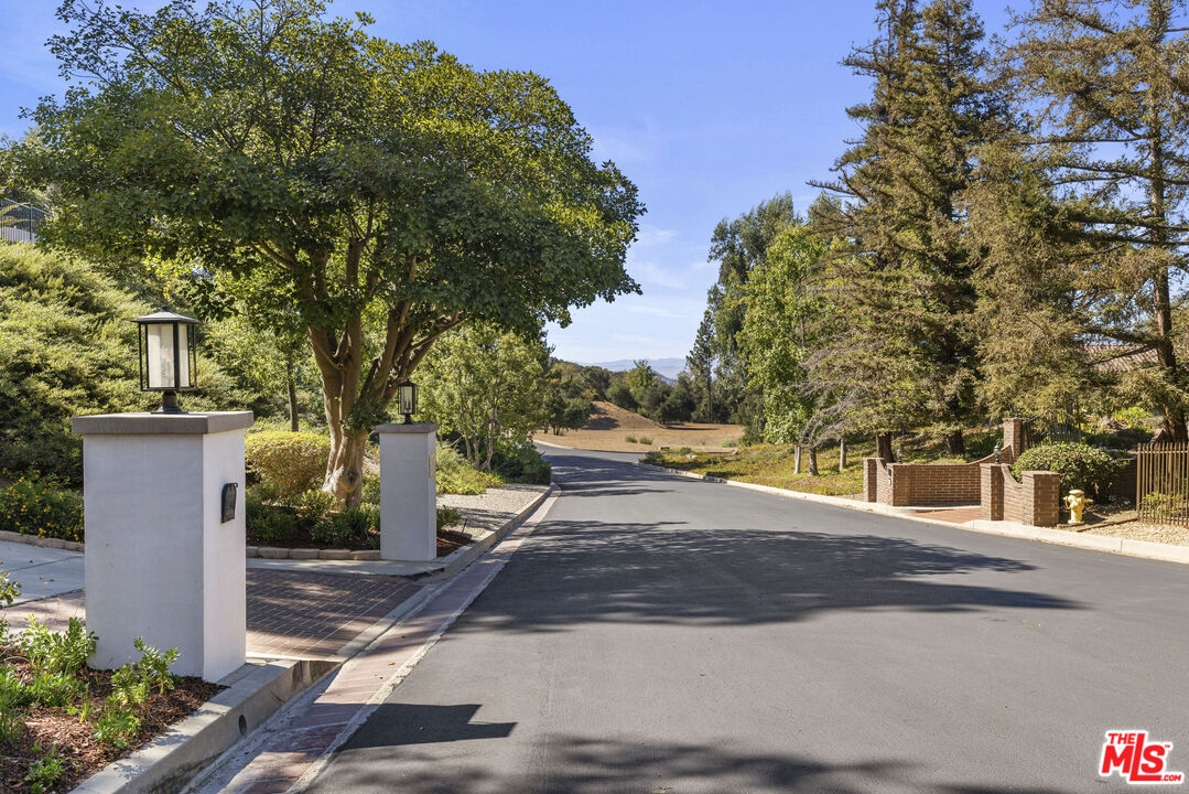 38 Inverness Road Thousand Oaks, CA 91361 - Photo 37 of 42