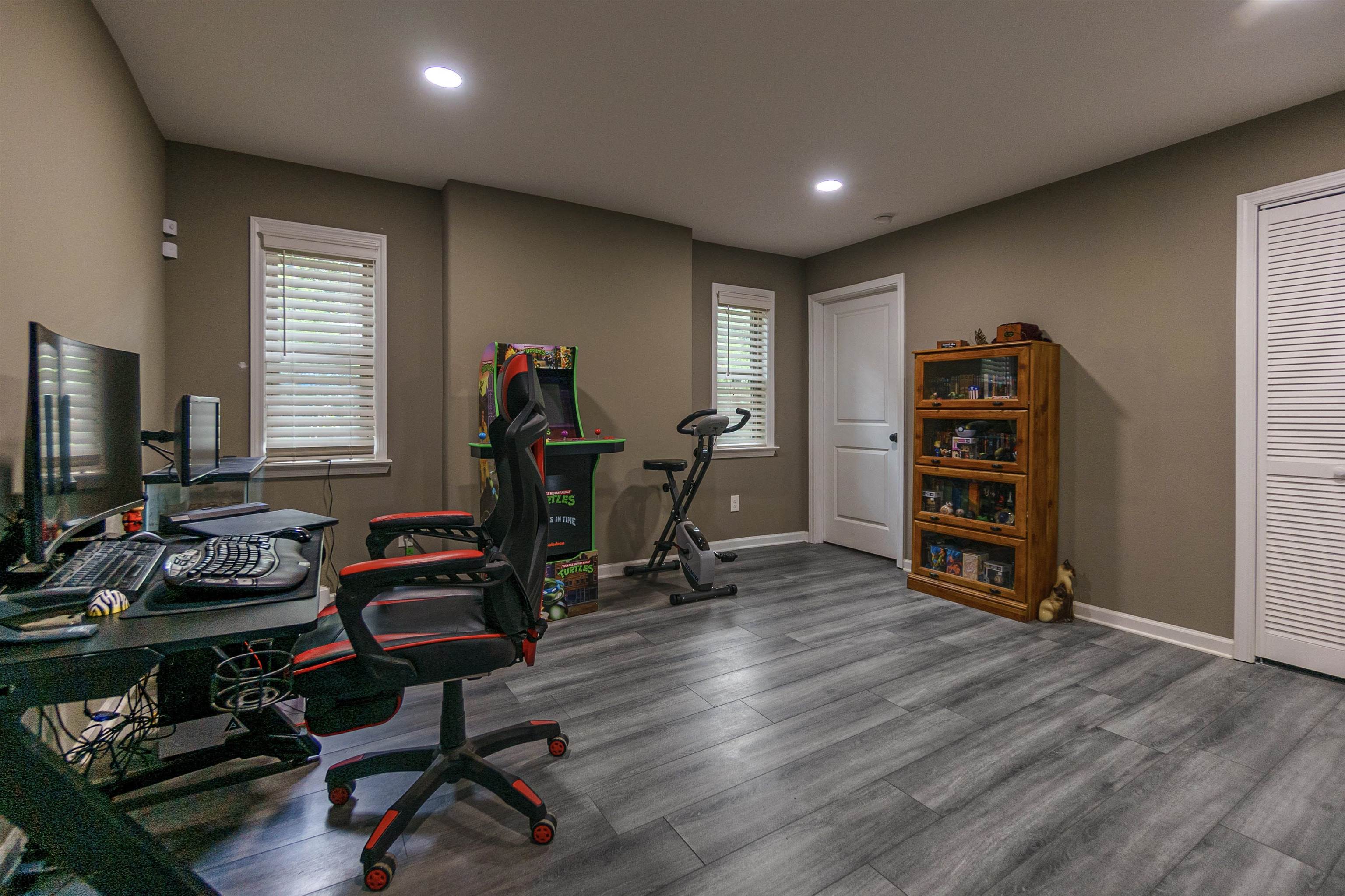 3718 Vanuys Road Memphis, TN 38111 - Photo 13 of 20 a view of a workspace with furniture and a window