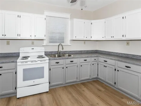 $175,000 | 422 South Aurora Street, Collinsville, IL 62234