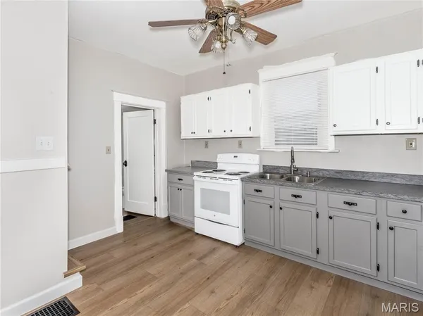 $175,000 | 422 South Aurora Street, Collinsville, IL 62234