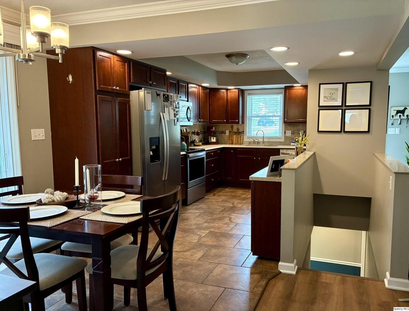 1216 South 14th Street Quincy, IL 62301 - Photo 3 of 33