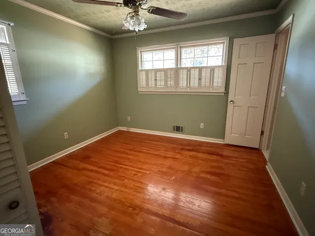 en empty room with window