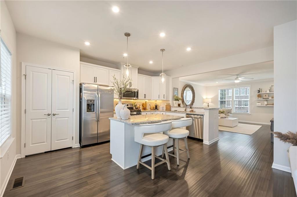 117 Cole Drive McKees Rocks, PA 15136 - Photo 2 of 28 Gallery Image 2