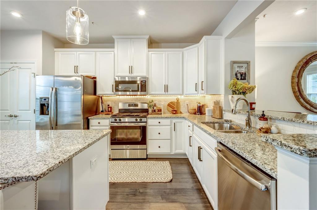 117 Cole Drive McKees Rocks, PA 15136 - Photo 3 of 28 Gallery Image 3
