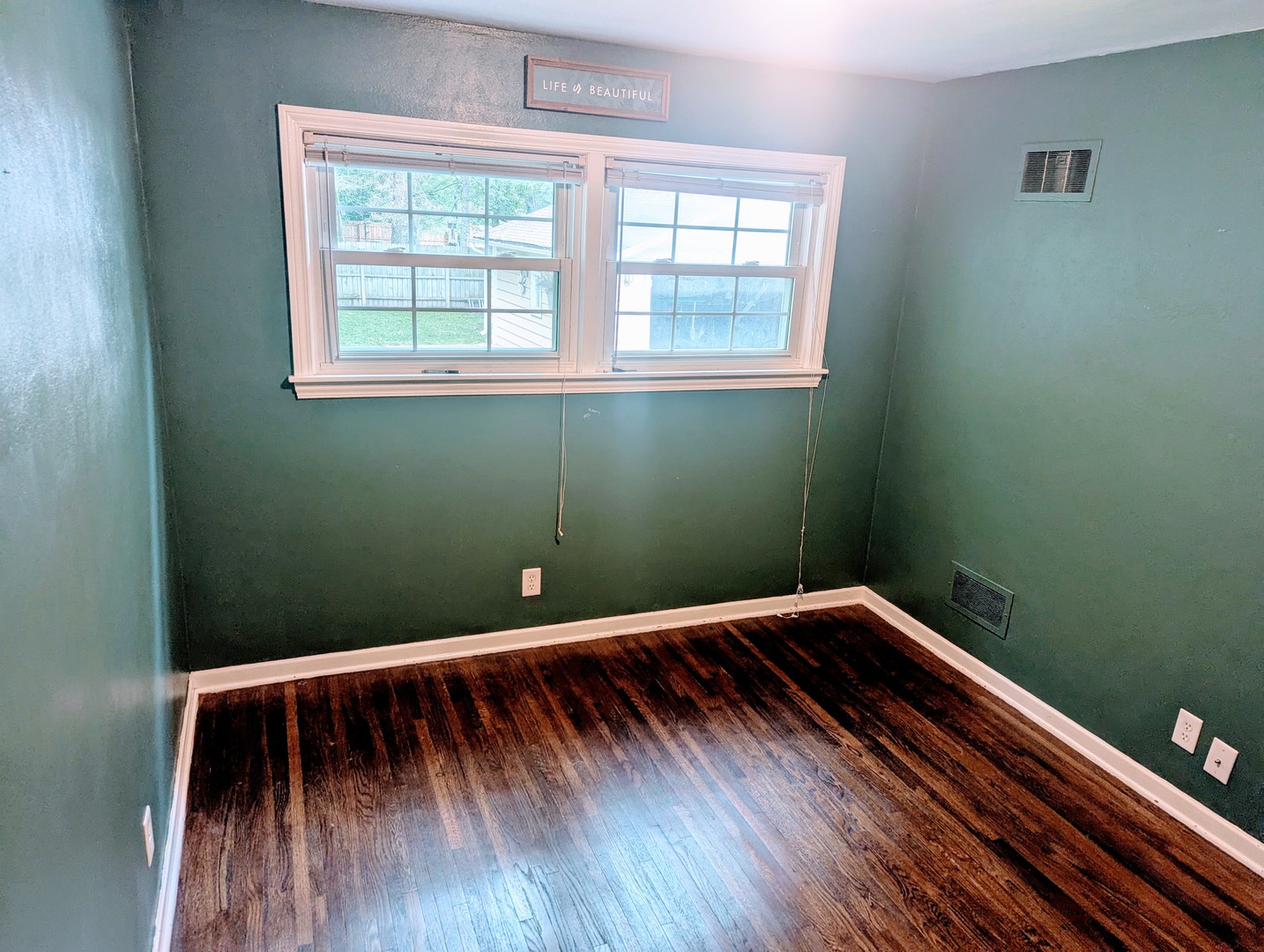 515 South Cedar Road New Lenox, IL 60451 - Photo 8 of 19 a view of wooden floor with exposed radiator