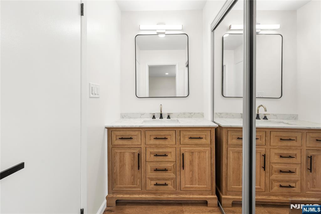 261 Sunset Key Secaucus, NJ 07094 - Photo 26 of 35
