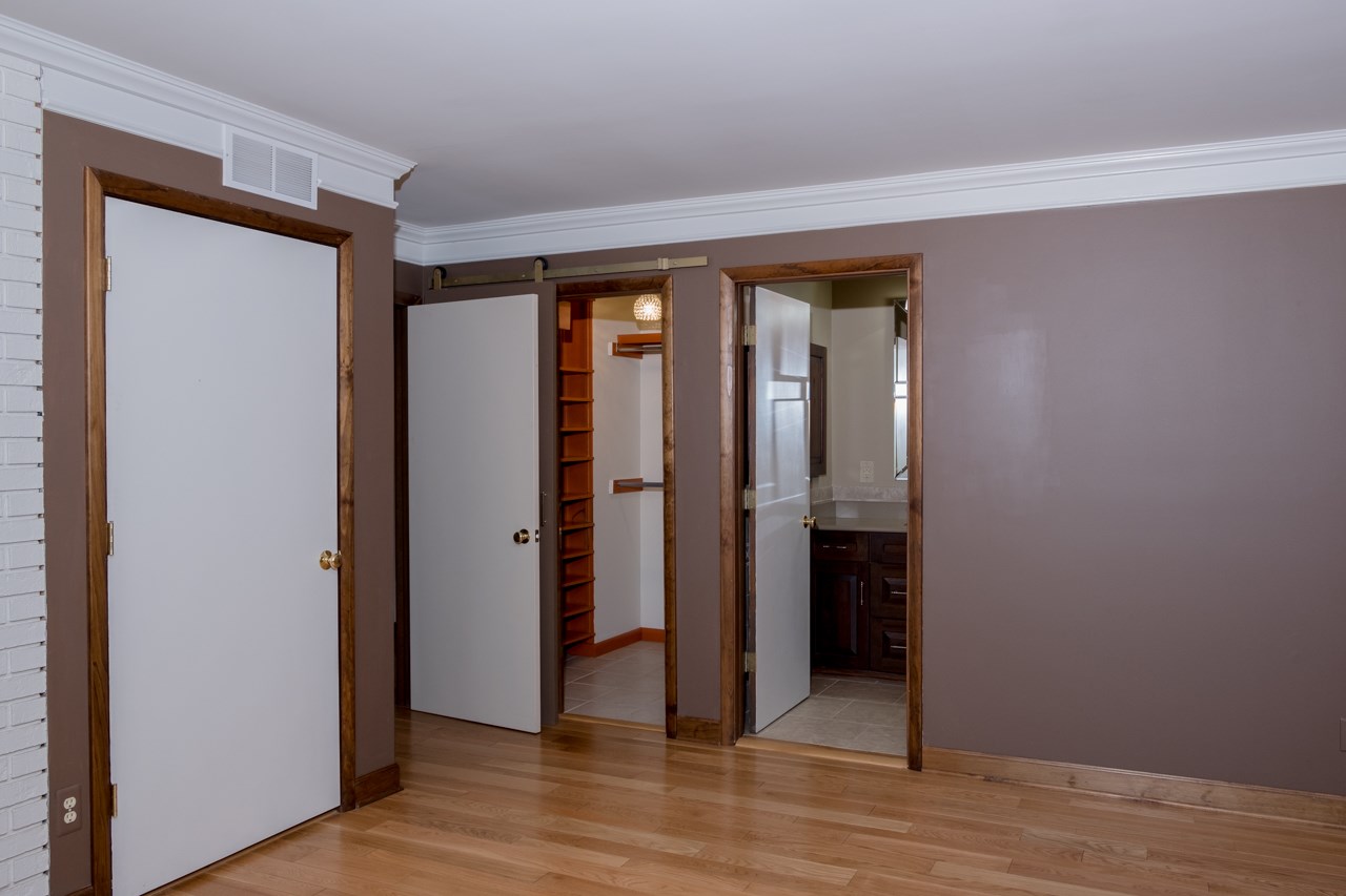 1057 Garrison Road Owosso, MI 48867 - Photo 14 of 46 31386427-13.JPG