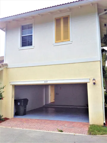 $3,900 | 909 Northwest 18th Avenue, Boca Raton, FL 33431
