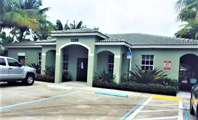 $3,900 | 909 Northwest 18th Avenue, Boca Raton, FL 33431