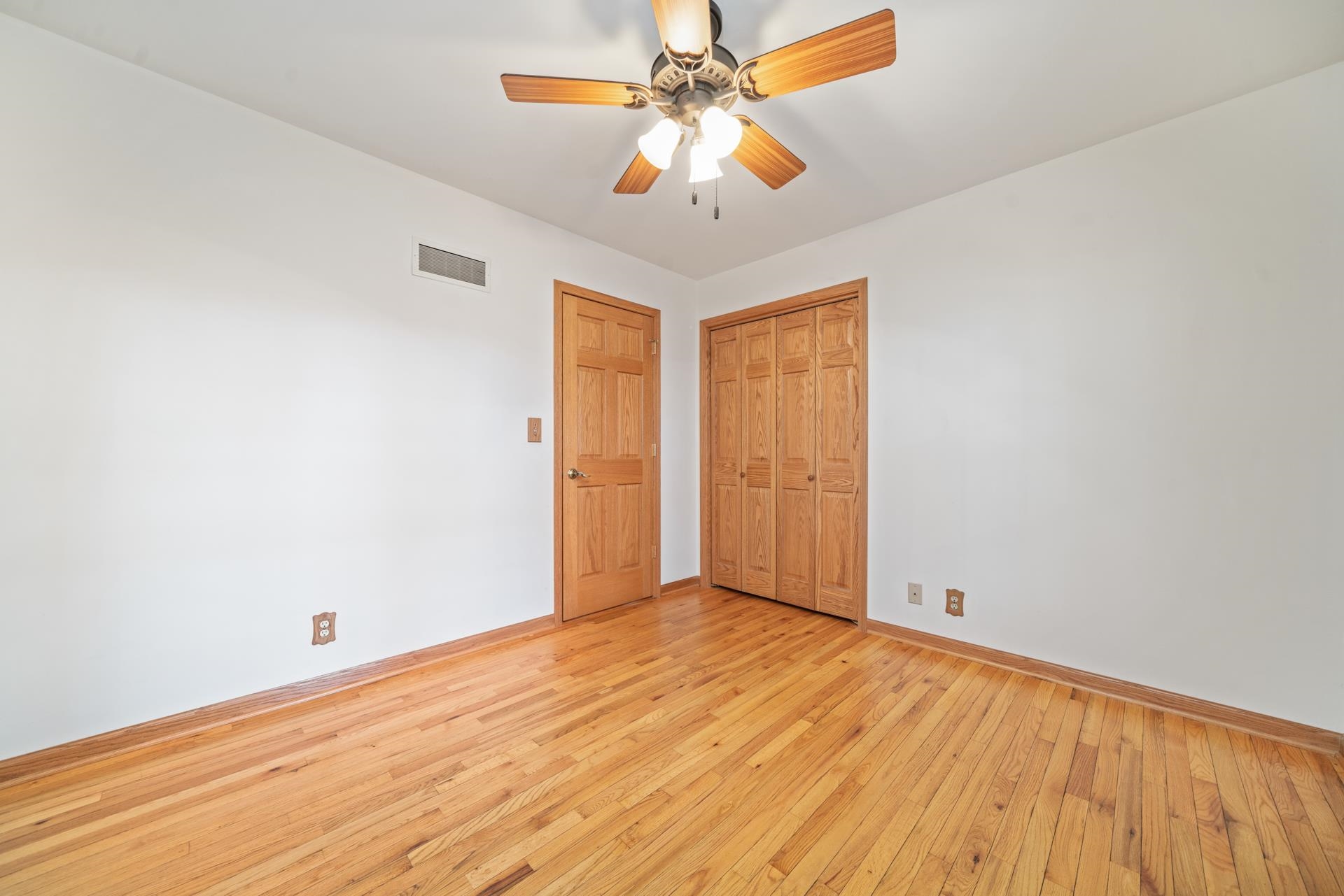 6572 North Deer Path Road Oregon, IL 61061 - Photo 12 of 35 Gallery Image 12