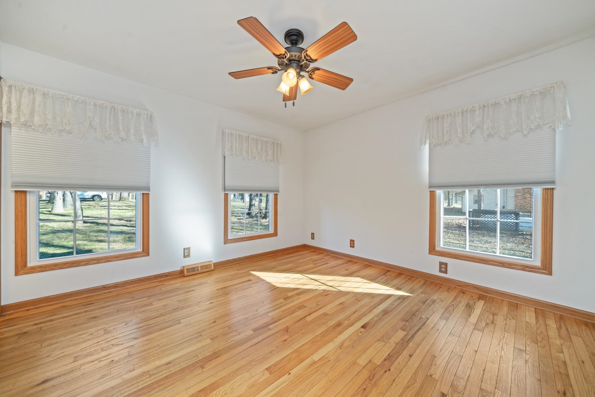 6572 North Deer Path Road Oregon, IL 61061 - Photo 15 of 35 Gallery Image 15