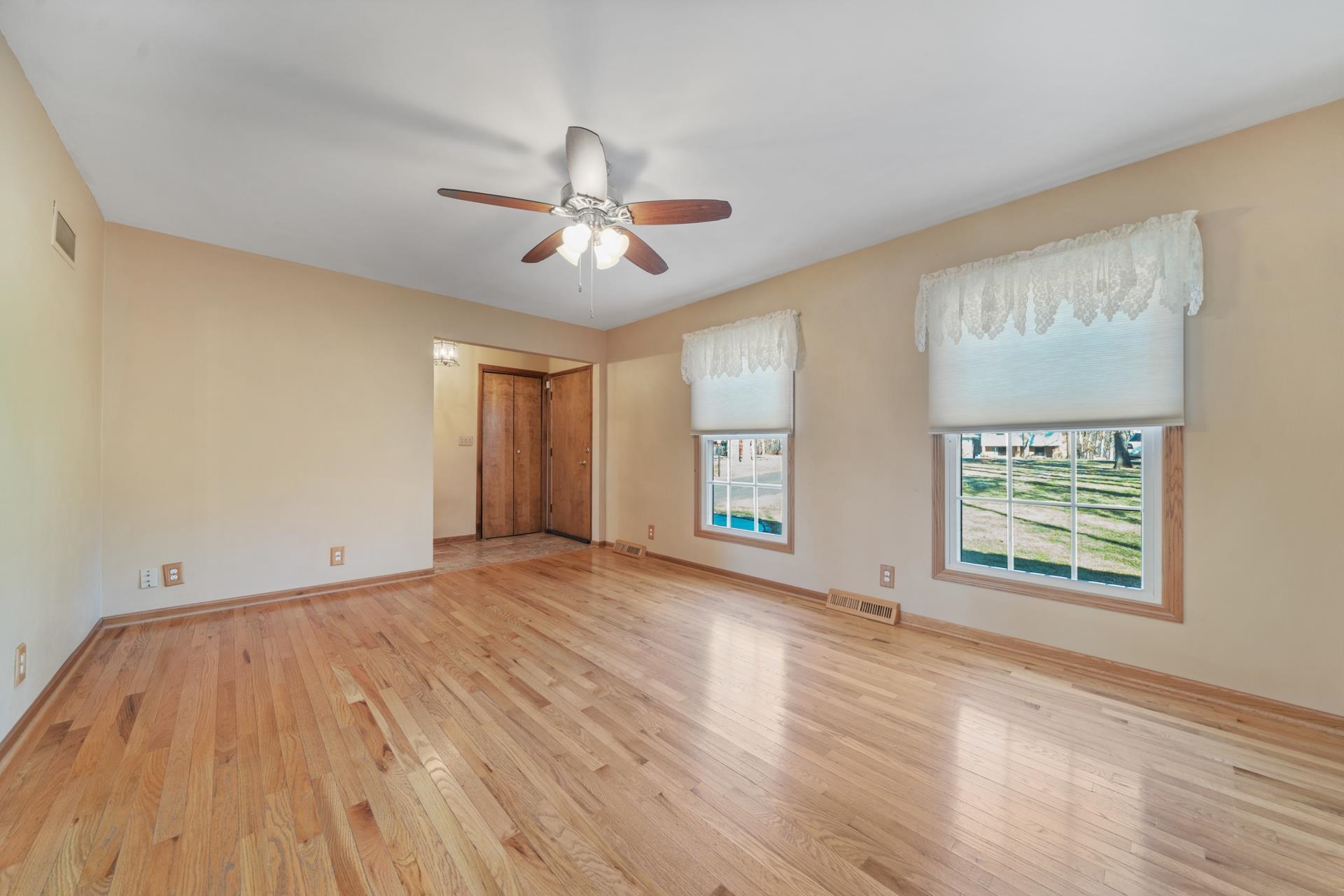 6572 North Deer Path Road Oregon, IL 61061 - Photo 3 of 35 Gallery Image 3