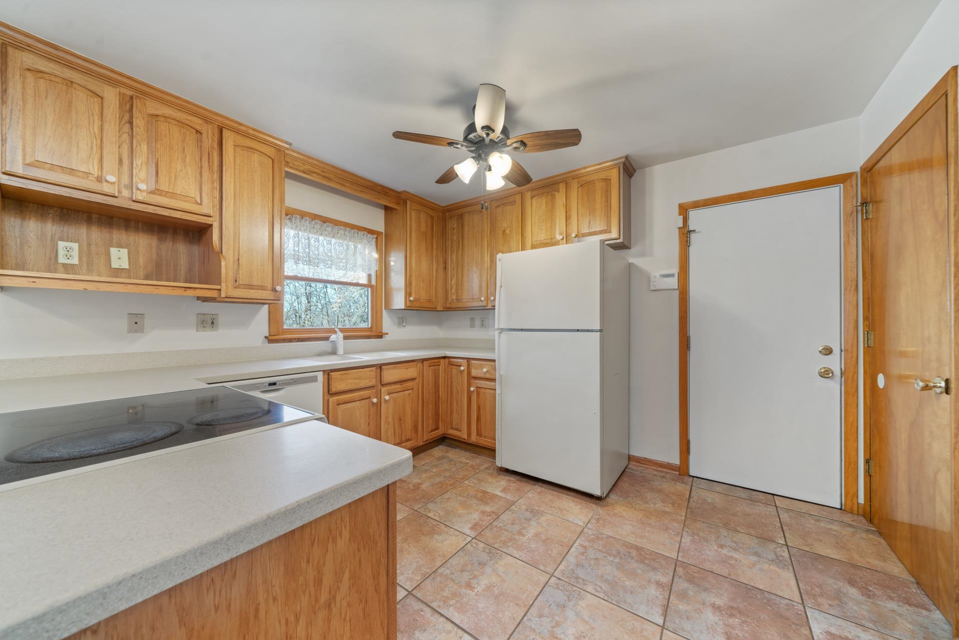 6572 North Deer Path Road Oregon, IL 61061 - Photo 6 of 35 Gallery Image 6