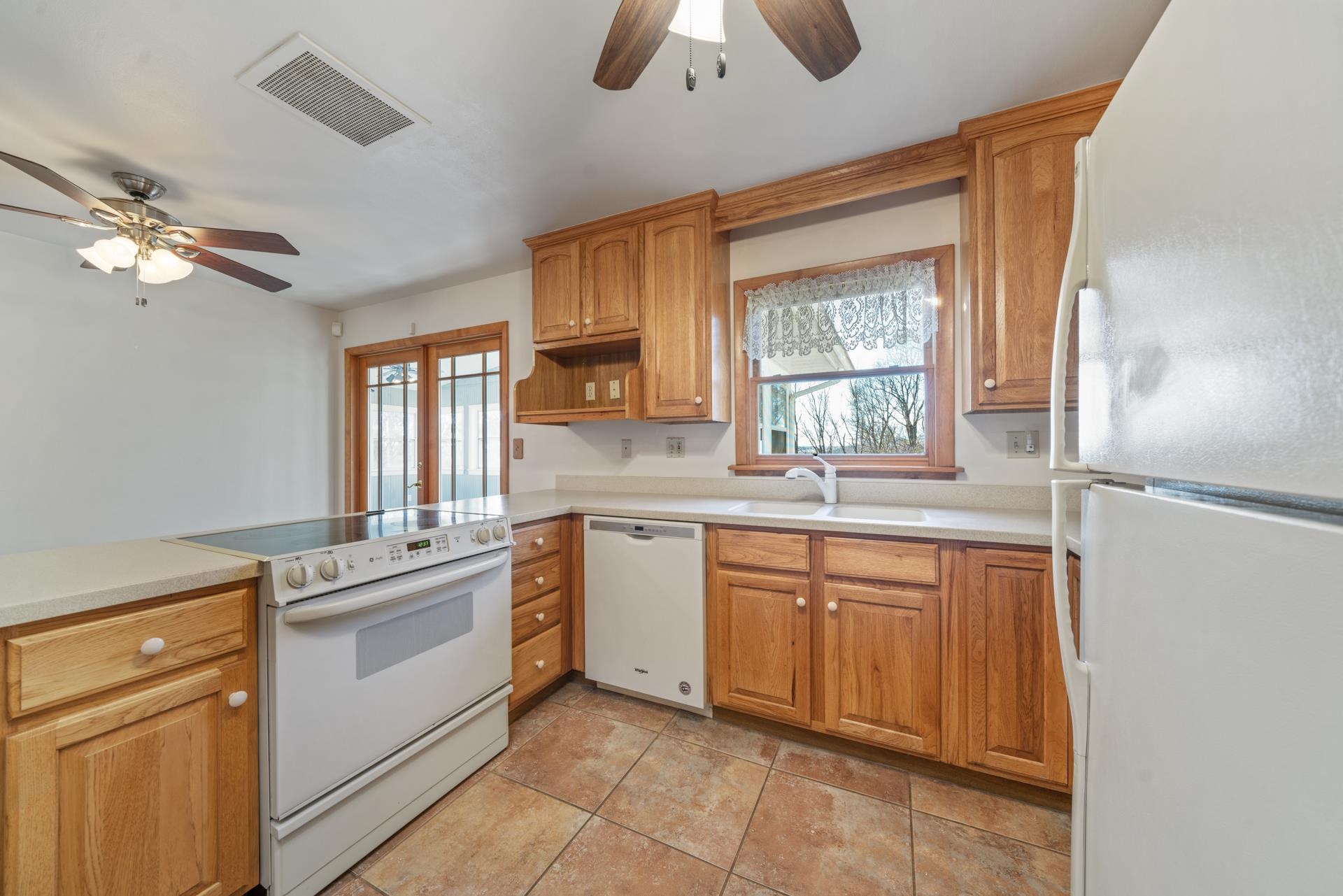 6572 North Deer Path Road Oregon, IL 61061 - Photo 7 of 35 Gallery Image 7