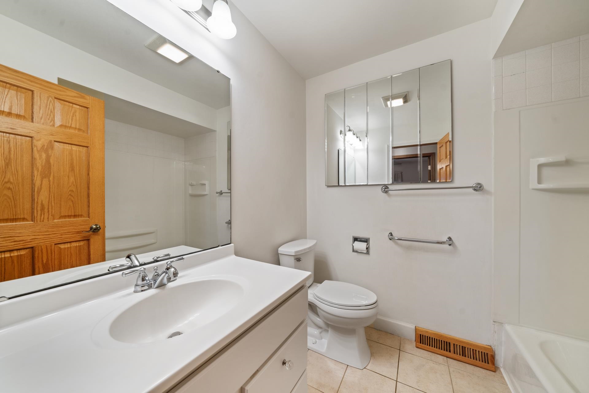 6572 North Deer Path Road Oregon, IL 61061 - Photo 10 of 35 Gallery Image 10