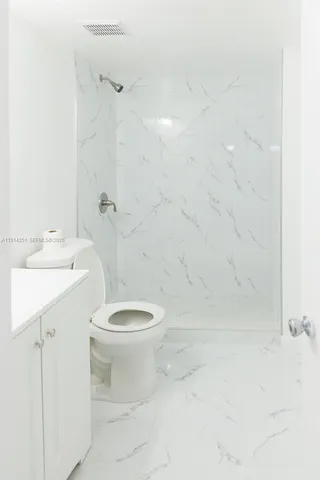 $2,000 | West End, Miami, FL 33193