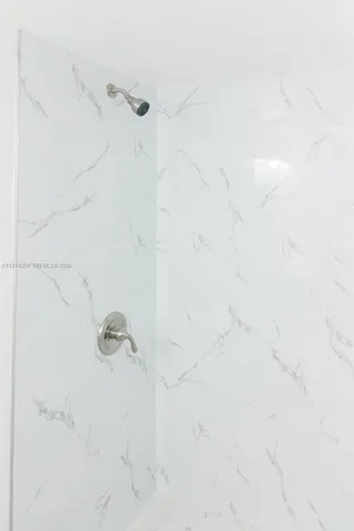 $2,000 | West End, Miami, FL 33193