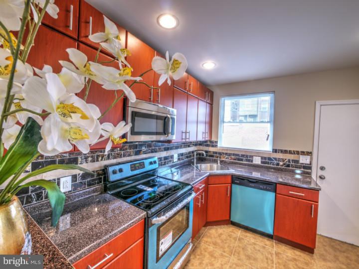 7333 Sommers Road Philadelphia, PA 19138 - Photo 1 of 20 Gallery Image 1