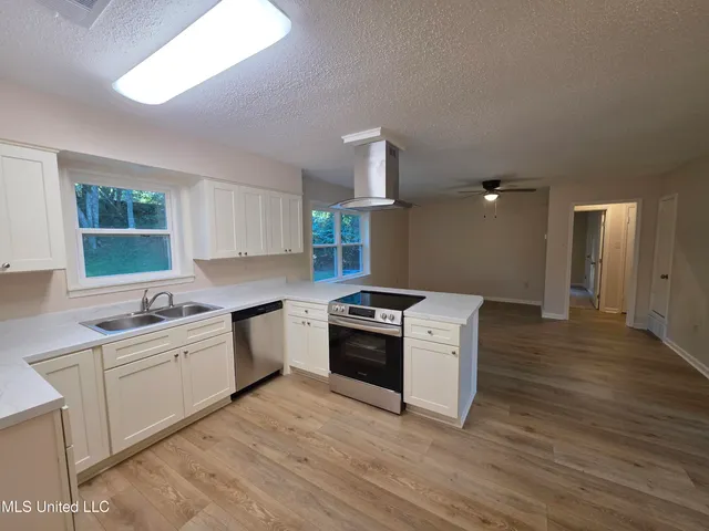 $229,900 | 5843 Ashford Drive, Horn Lake, MS 38637