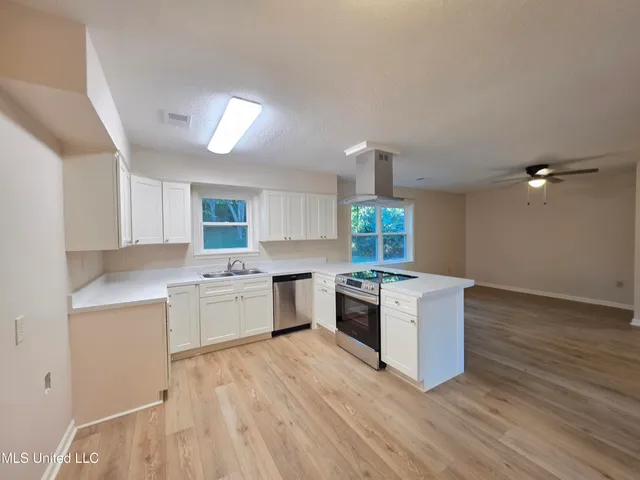 $229,900 | 5843 Ashford Drive, Horn Lake, MS 38637