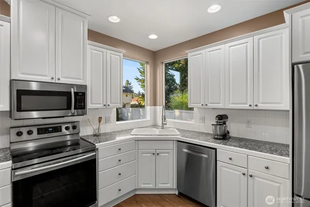 $599,900 | 9115 Vancouver Drive Northeast, Lacey, WA 98516