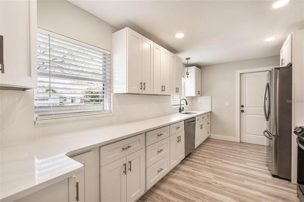 418 Gilbert Road Winter Park, FL 32792 - Photo 3 of 26