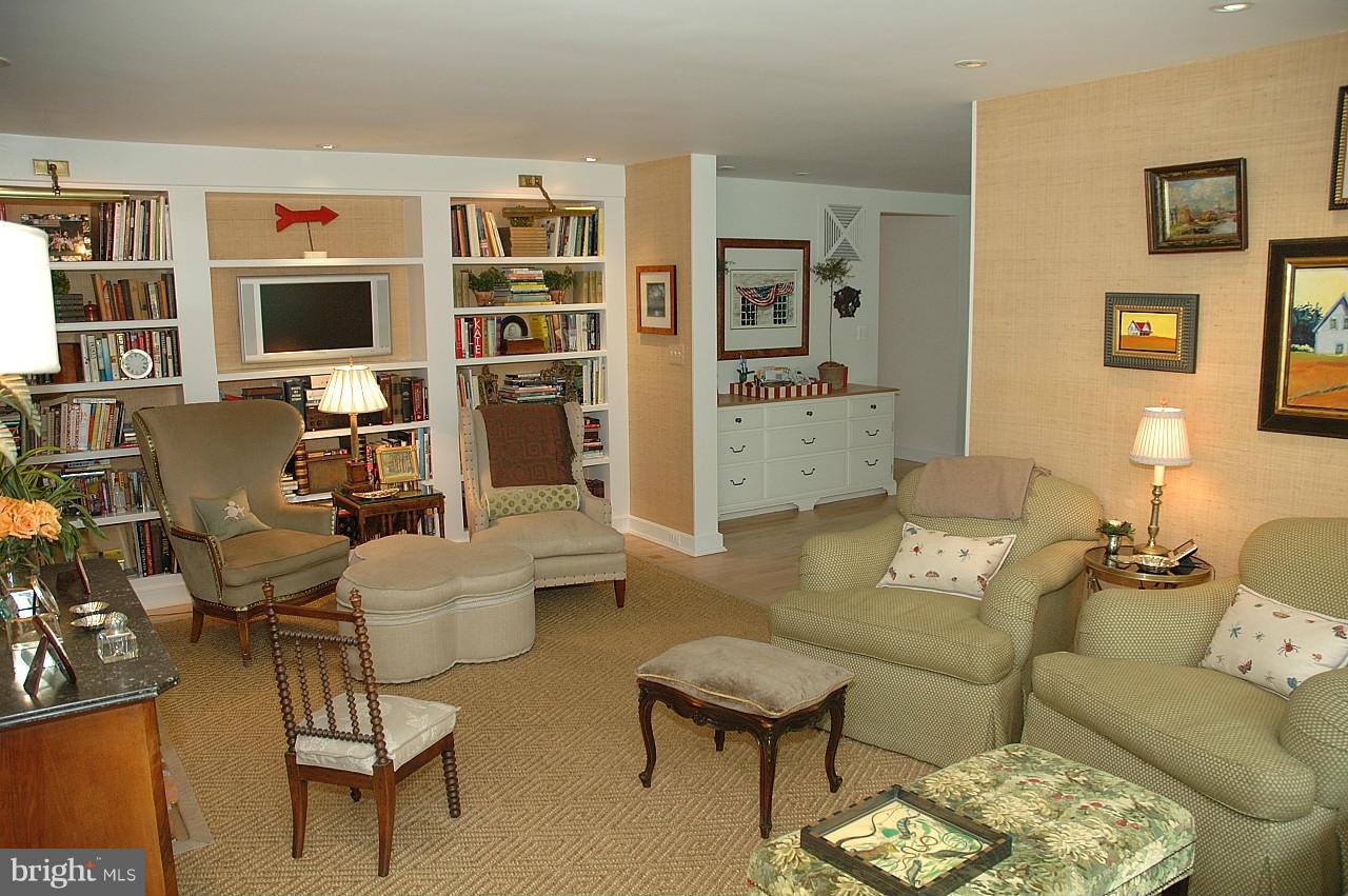 711 Springvale Road Great Falls, VA 22066 - Photo 13 of 30 Family Room