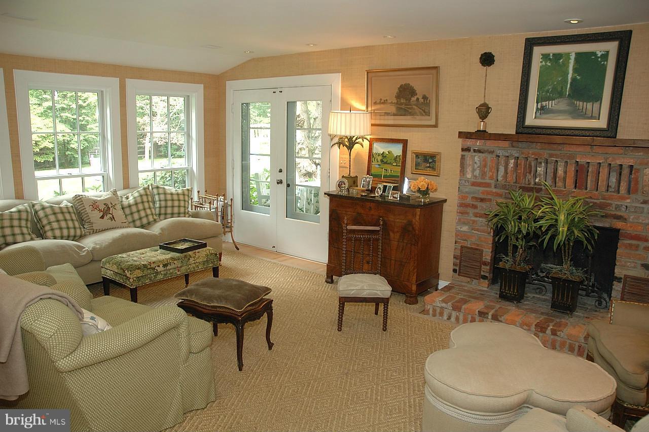 711 Springvale Road Great Falls, VA 22066 - Photo 14 of 30 Family Room