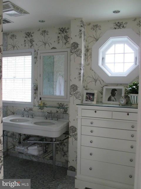 711 Springvale Road Great Falls, VA 22066 - Photo 16 of 30 Bath (Master)