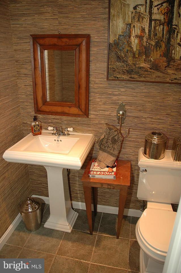 711 Springvale Road Great Falls, VA 22066 - Photo 24 of 30 Bath