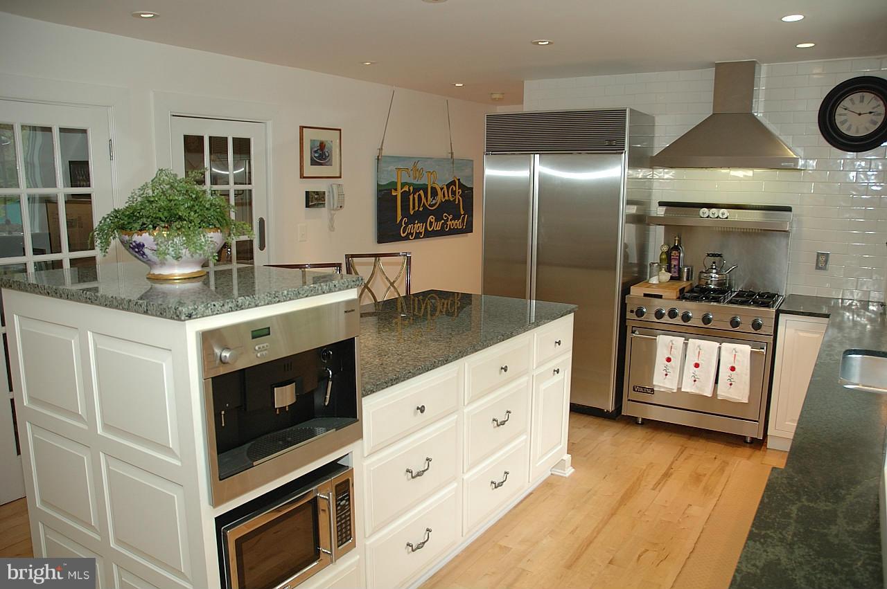 711 Springvale Road Great Falls, VA 22066 - Photo 9 of 30 Kitchen
