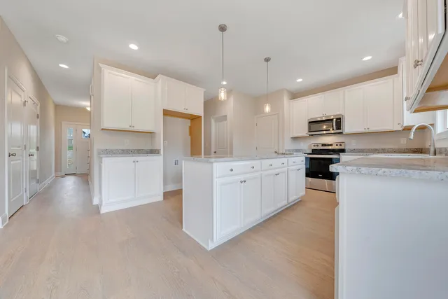 $459,950 | 2804 Russlen Drive, Salem, VA 24153