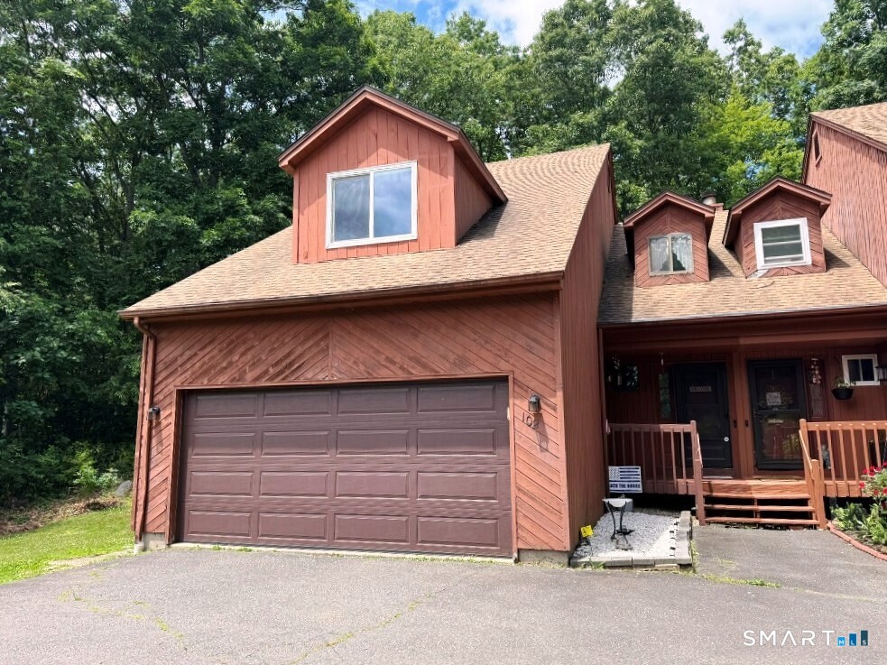 102 Potuccos Ring Road Wolcott, CT 06716 - Photo 25 of 26 Garage