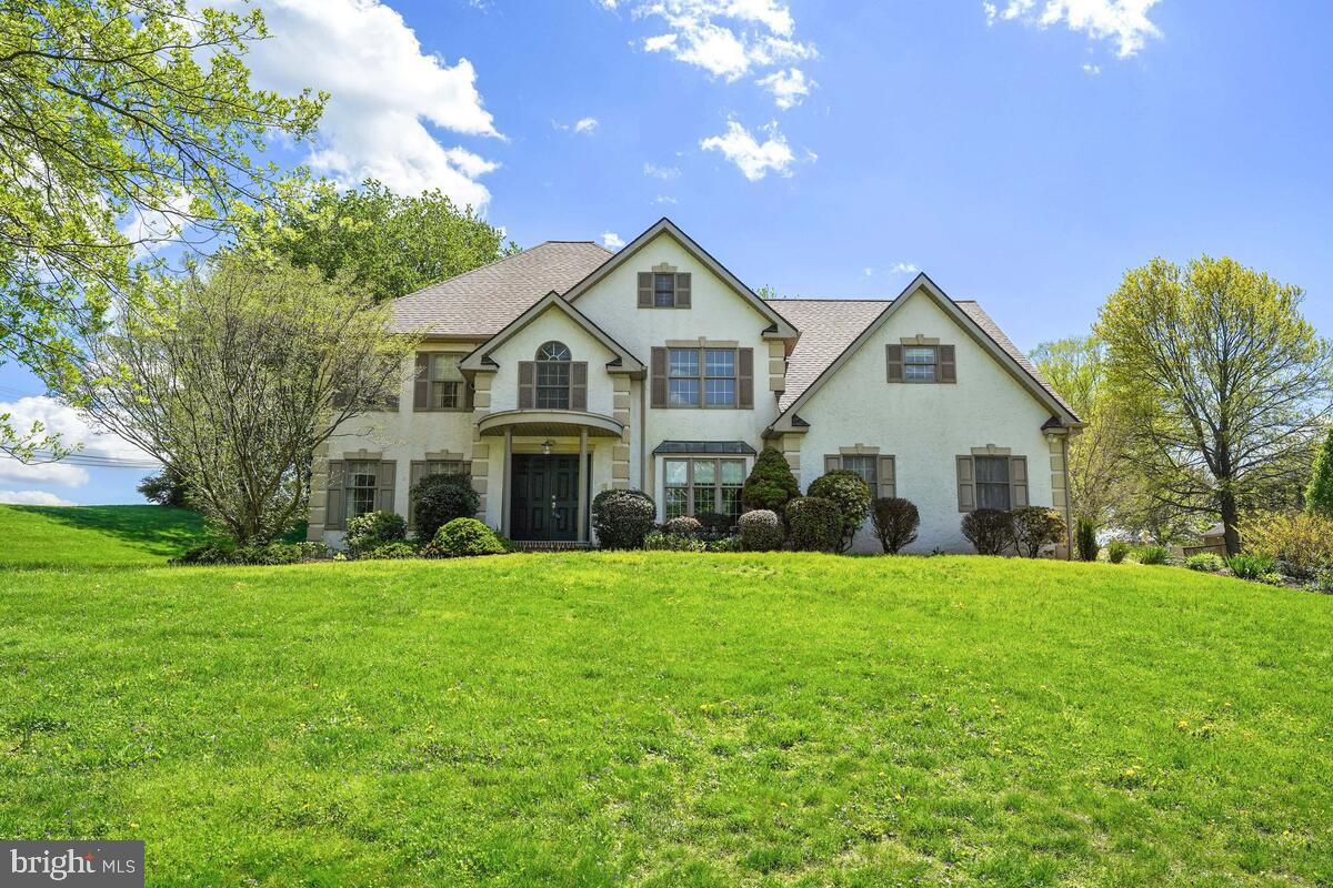 618 Aberdeen Road Kennett Square, PA 19348 - Photo 2 of 36 Exterior Front Yard
